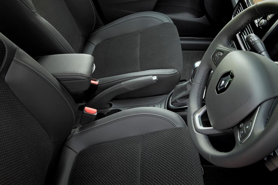 Интерьер Renault Clio 2017 года  (AU) (фото 8 из 40)